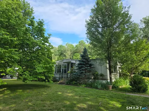 32 Breezy Ln, Quinebaug, CT 06262