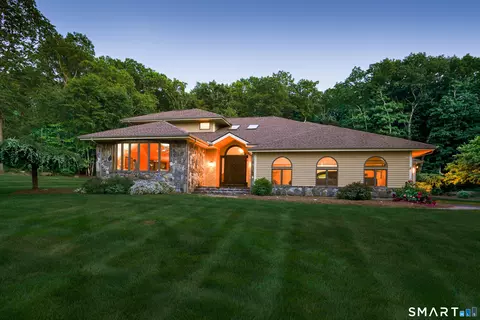 73 Candlewood Dr, Tolland, CT 06084