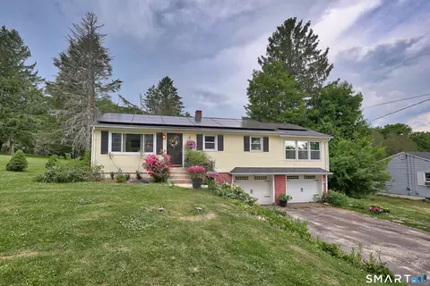21 Holt St, Terryville, CT 06786