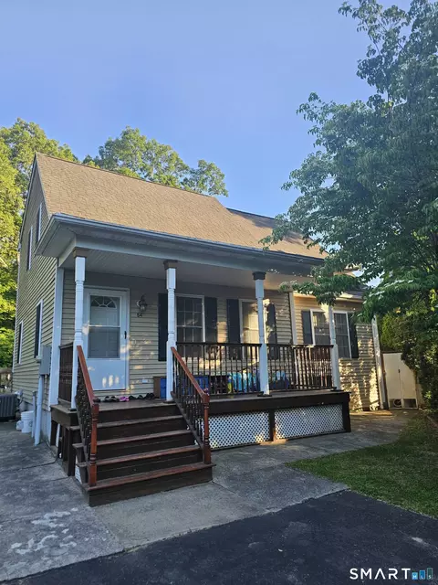 54 Alice St, Norwich, CT 06360