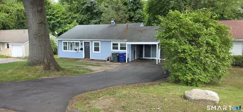 76 Kings Hwy, Groton, CT 06340