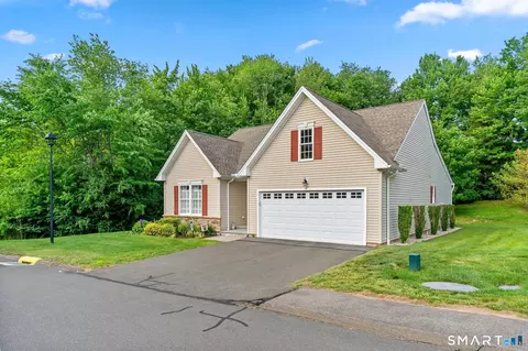 26 Mystique Ln #26, Cromwell, CT 06416