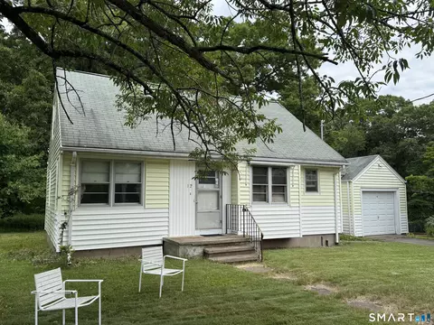 12 Swan Ave, Wallingford, CT 06492
