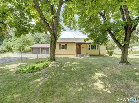 63 Darien Dr, Windsor Locks, CT 06096