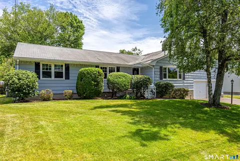 124 Pasadena Ave, Stratford, CT 06614