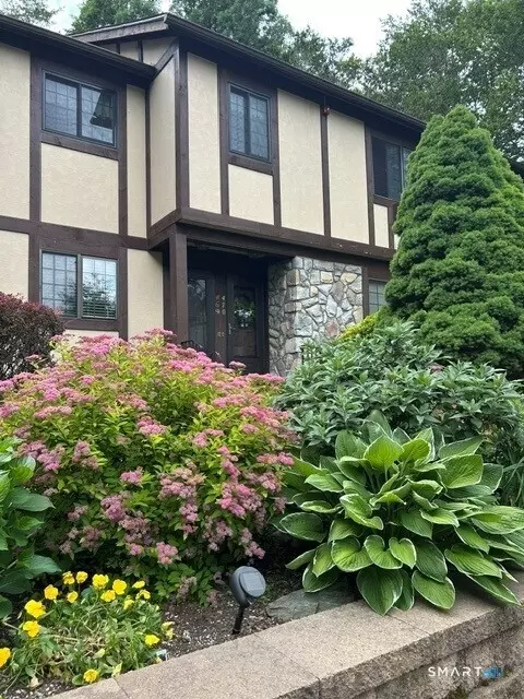 470 Swanson Cres #470, Milford, CT 06461