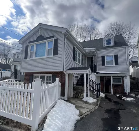 34 Raymond St, Stamford, CT 06902