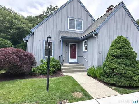 166 Glengarry Rd #166, Fairfield, CT 06825