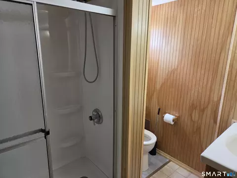 Bath - 17 Wayne Dr, Windham, CT 06256 photo 1 of 2