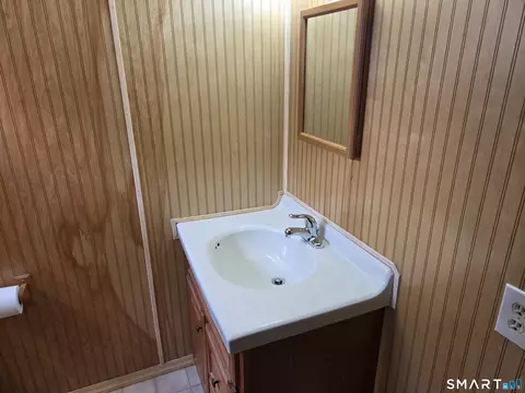 Bath - 17 Wayne Dr, Windham, CT 06256 photo 2 of 2