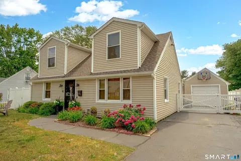 4 James St, East Haven, CT 06512