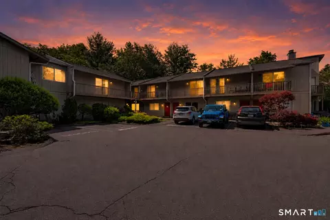 100 Wolfpit Ave #14, Norwalk, CT 06851