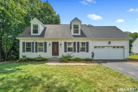 15 Shannon Ln, Groton, CT 06340