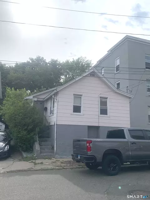 52 Hawkins St, Derby, CT 06418