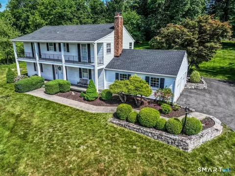 21 White Pine Dr, Brookfield, CT 06804