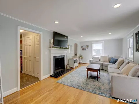 Living - 165 Stillwold Dr, Wethersfield, CT 06109 photo 3 of 3