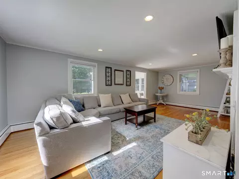 Living - 165 Stillwold Dr, Wethersfield, CT 06109 photo 2 of 3
