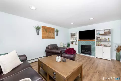 Living - 3 Concord Ter, Enfield, CT 06082 photo 2 of 3