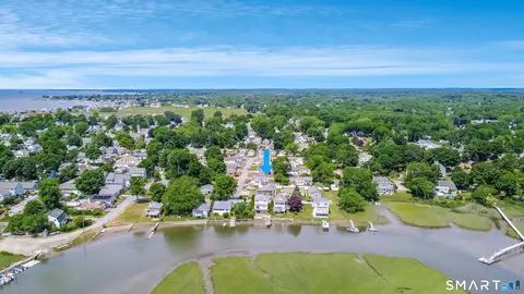 25 River Ave, Old Saybrook, CT 06475