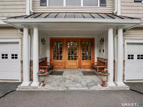 49 Jo Al Ct #49, Newtown, CT 06470