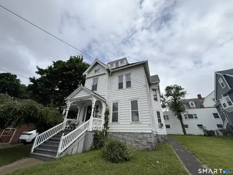 23 Pine St, Waterbury, CT 06710