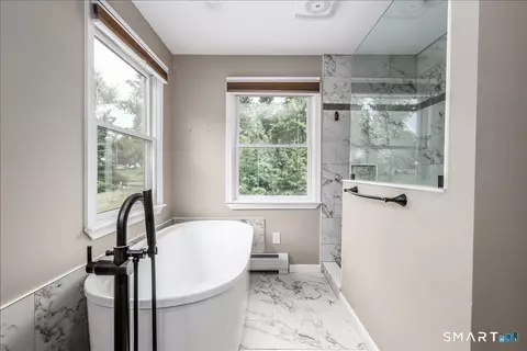 Bath - 8 White Pine Dr, Brookfield, CT 06804 photo 2 of 4