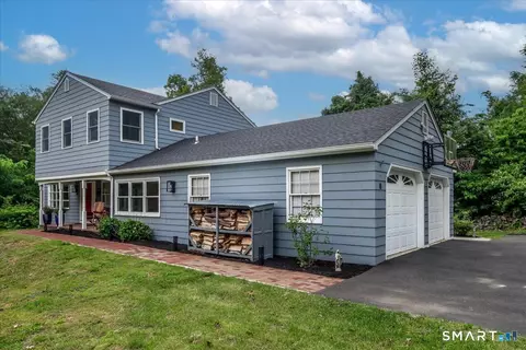 Exterior - 8 White Pine Dr, Brookfield, CT 06804 photo 2 of 8
