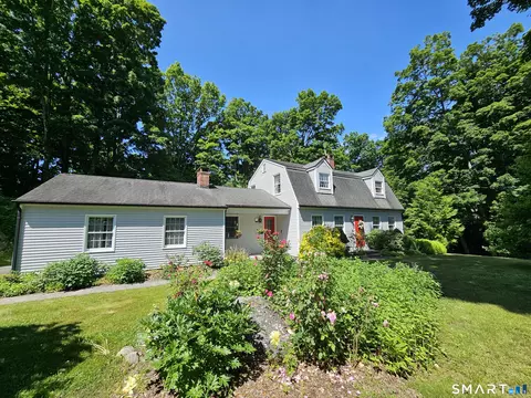 30 Park Rd, Woodbury, CT 06798