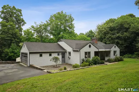 40 Comstock Hill Ave, Norwalk, CT 06850