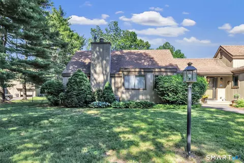 93 Seminole Ln #B, Stratford, CT 06614