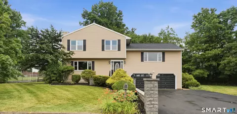85 Geraldine Dr, Naugatuck, CT 06770