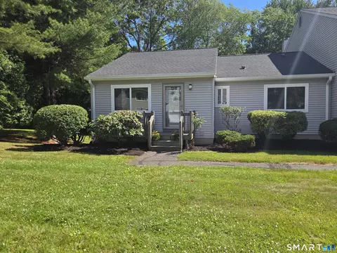 48 Chelsea Ln #48, East Granby, CT 06026
