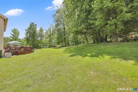 Exterior - 18 Harnish Ln, Wallingford, CT 06492 photo 10 of 10