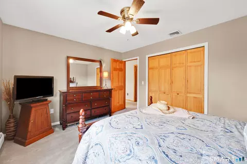 Bedroom - 18 Harnish Ln, Wallingford, CT 06492 photo 4 of 6