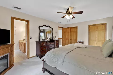 Bedroom - 18 Harnish Ln, Wallingford, CT 06492 photo 2 of 6