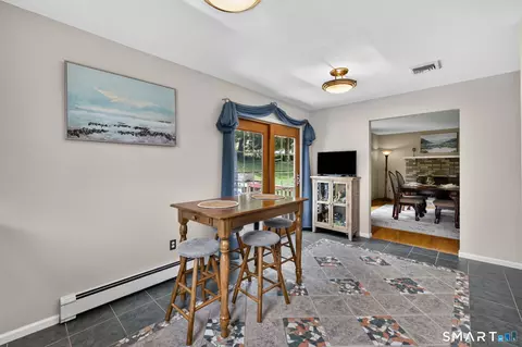 Dining - 18 Harnish Ln, Wallingford, CT 06492 photo 3 of 3