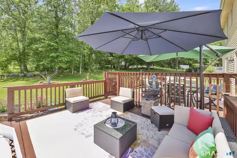 Exterior - 18 Harnish Ln, Wallingford, CT 06492 photo 9 of 10