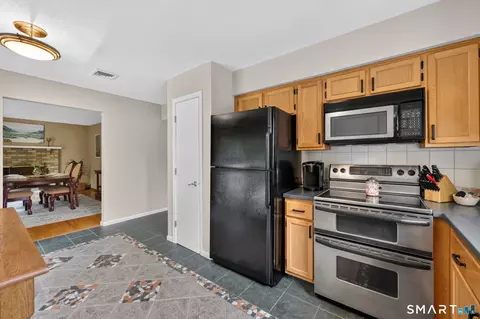 Kitchen - 18 Harnish Ln, Wallingford, CT 06492 photo 3 of 3