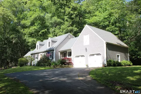 208 Ingham Hill Rd, Old Saybrook, CT 06475