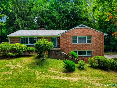 10 Joan Rd, Stamford, CT 06905