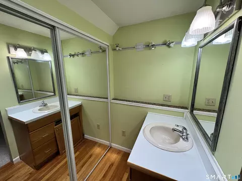 Bath - 82 Timothy Ter, Windsor, CT 06095 photo 4 of 5