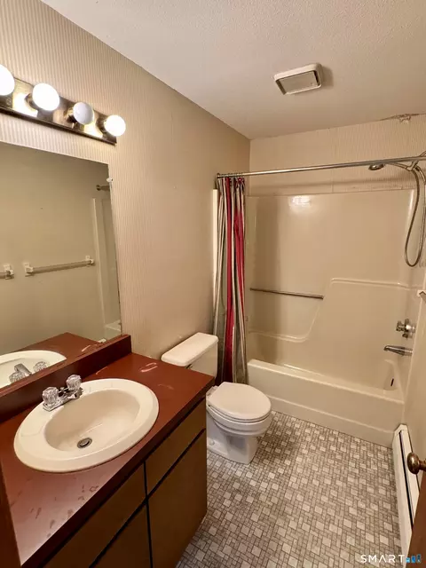 Bath - 82 Timothy Ter, Windsor, CT 06095 photo 1 of 5
