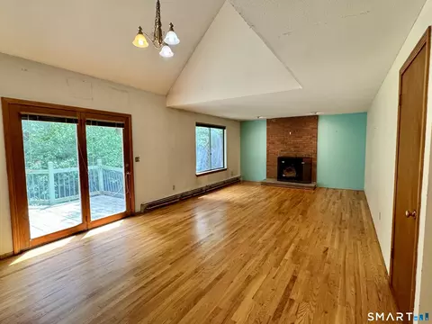 Living - 82 Timothy Ter, Windsor, CT 06095 photo 3 of 8