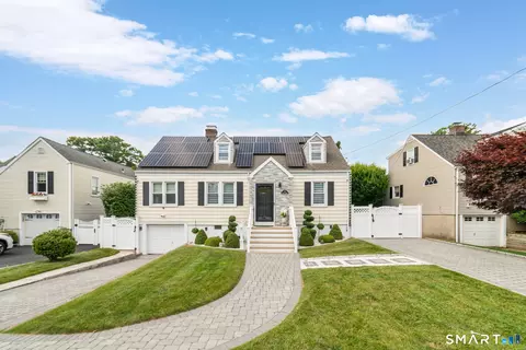 18 Fairlea Ave, Stratford, CT 06614