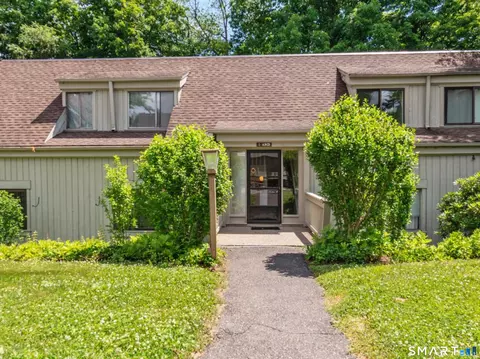 1 Heritage Vlg #C, Southbury, CT 06488