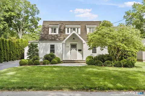 170 Dunnlea Rd, Fairfield, CT 06824