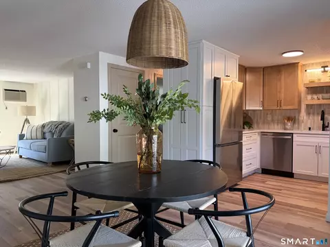 123 Blackstone Vlg #123, Meriden, CT 06450