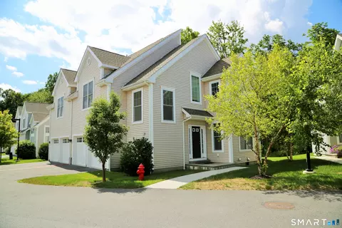 60 Copper Square Dr #60, Bethel, CT 06801