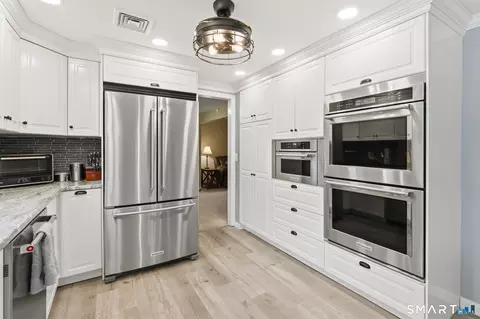 Kitchen - 169 Tom Swamp Rd, Hamden, CT 06518 photo 8 of 8
