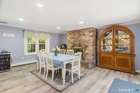 Dining - 169 Tom Swamp Rd, Hamden, CT 06518 photo 2 of 4